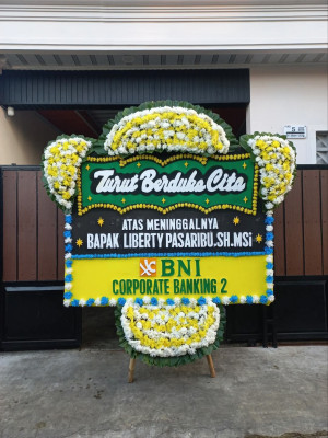 Papan Bunga Duka di Pasar Gunungsitoli