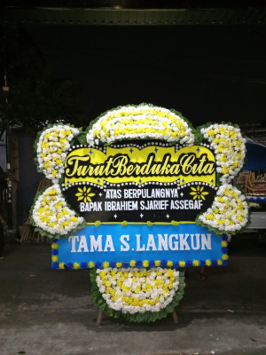 Papan Bunga Duka di Pasar Gunungsitoli