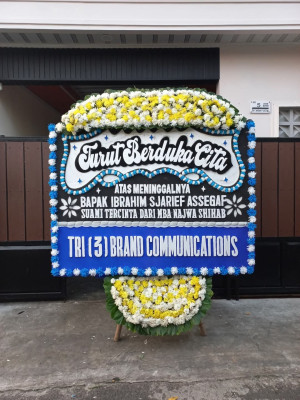 Papan Bunga Duka di Pasar Gunungsitoli
